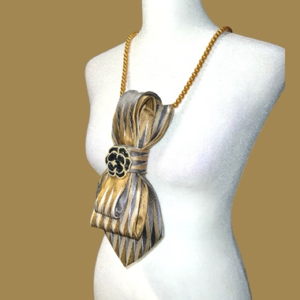 Elegant Gold and Black necktie Necklace - Picture 3 of 4